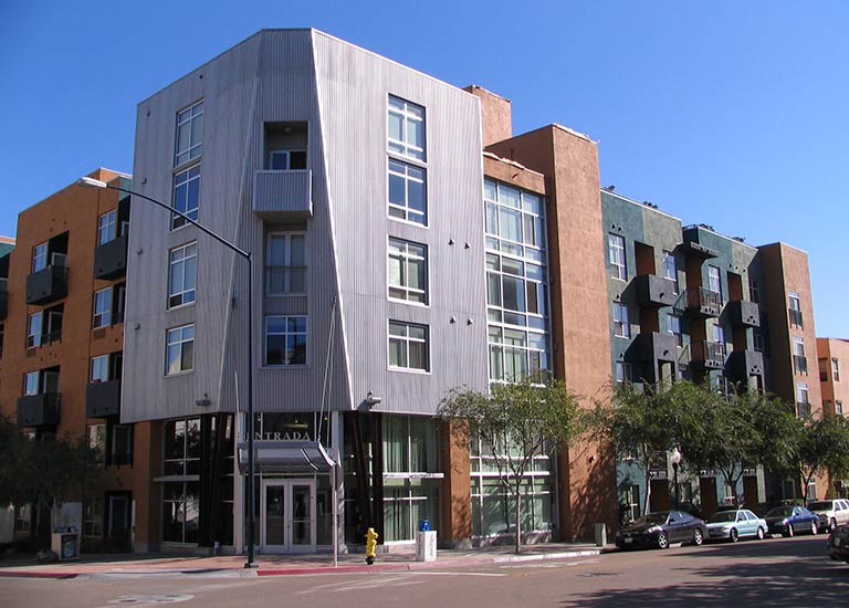 Entrada Apartments