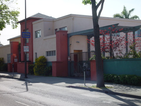 Erna Harris Court Apartments 5