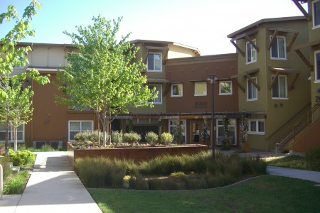 Los Medanos Apartments