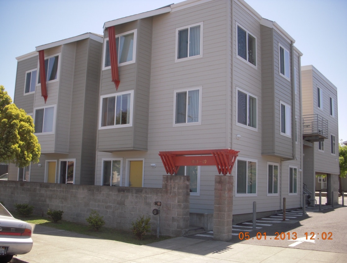 Triangle Court Apartments