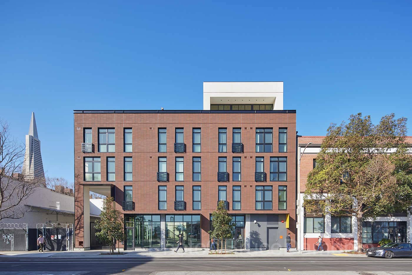 735 Davis